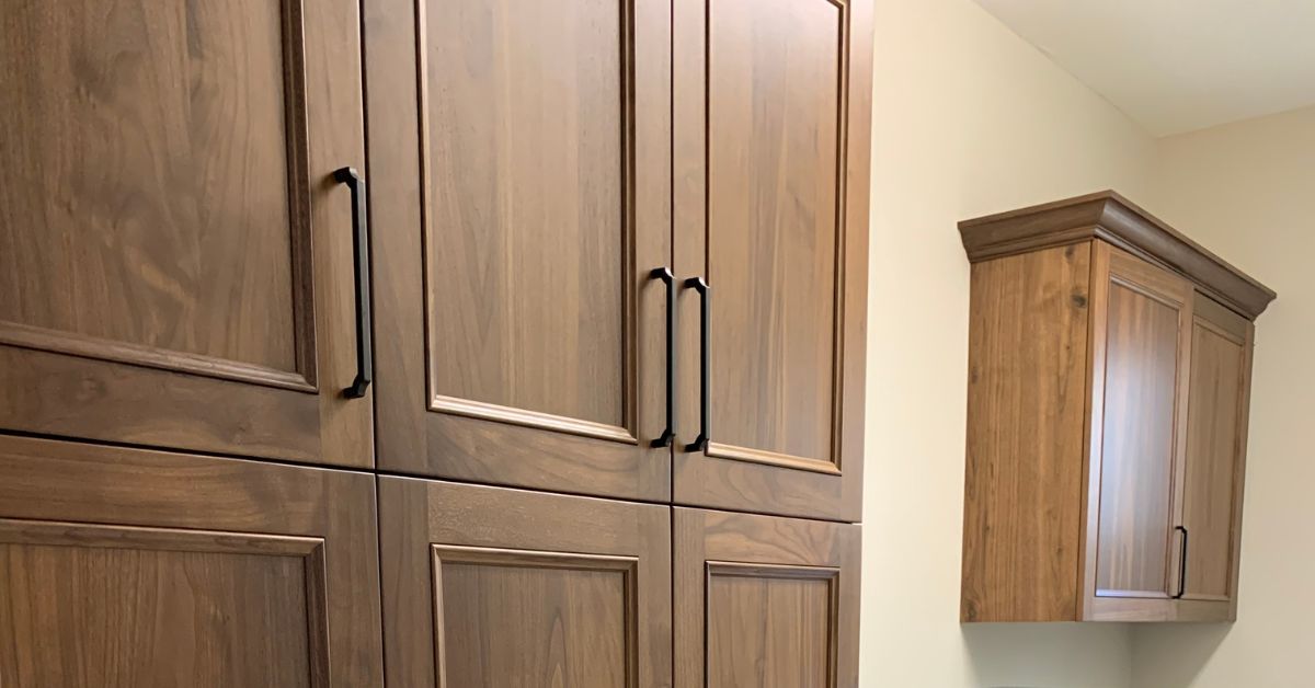 10 Mudroom Cabinet Ideas for Busy Families